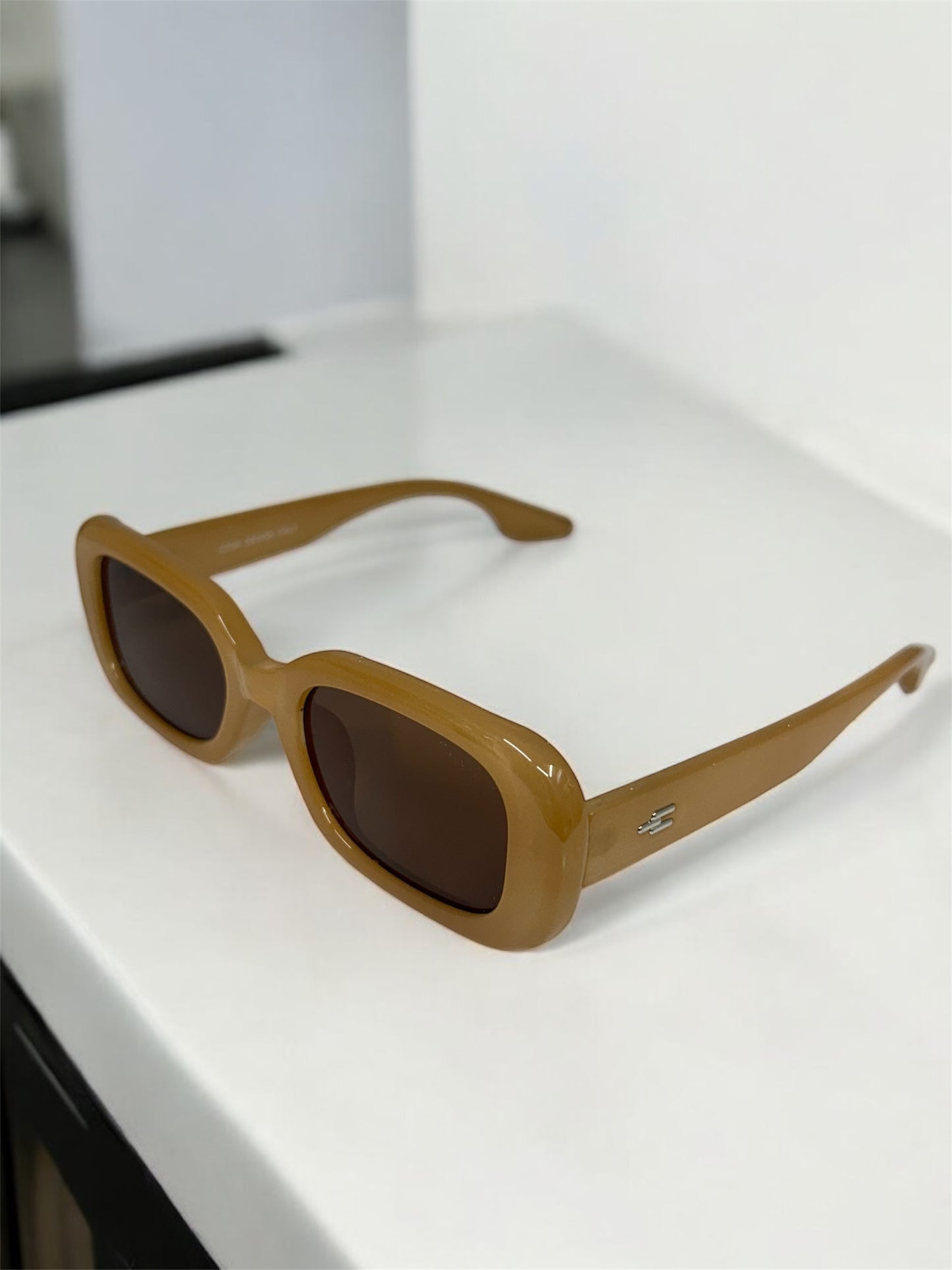 Vintage Rectangle C06